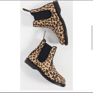 Dr. martens Chelsea leopard boots size 8